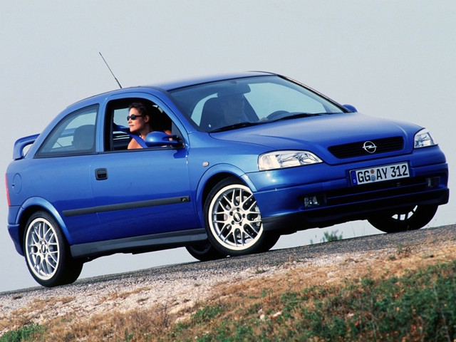 Opel Astra Opc photo 12