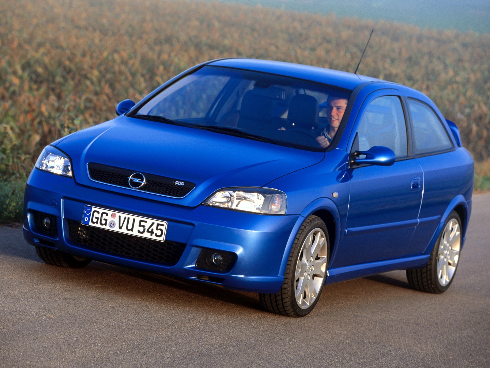 Opel Astra Opc photo 21