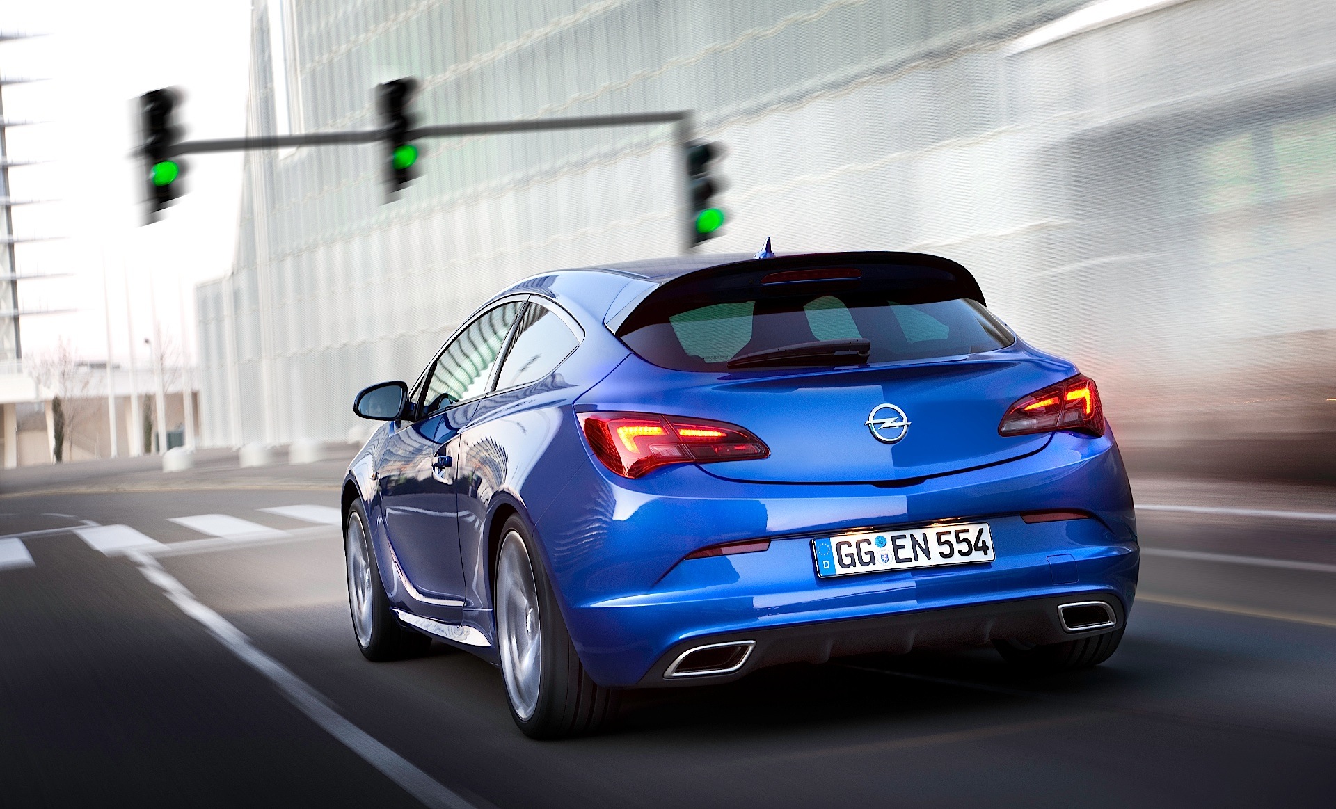 Opel Astra Opc photo 11
