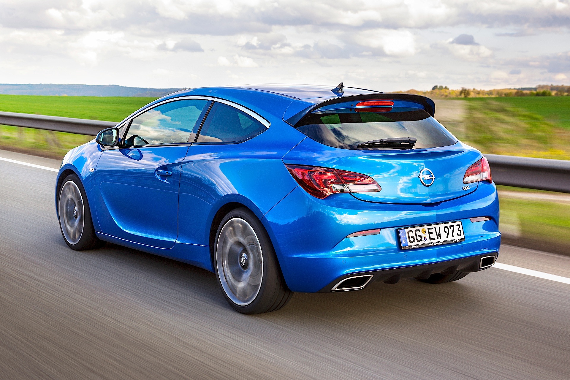 Opel Astra Opc photo 13