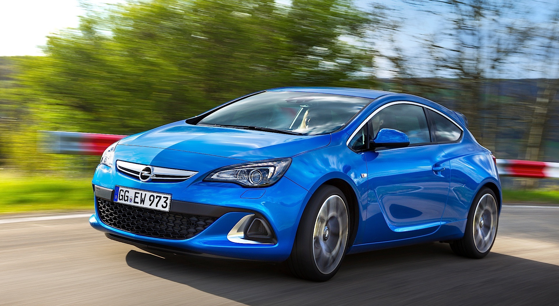 Opel Astra Opc photo 24