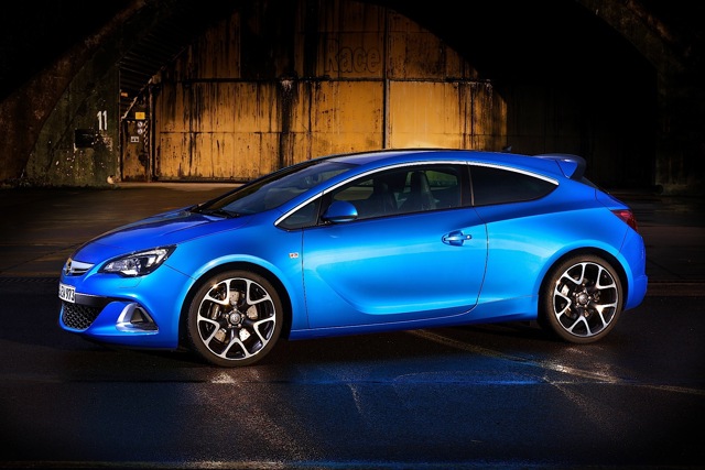 Opel Astra Opc photo 30