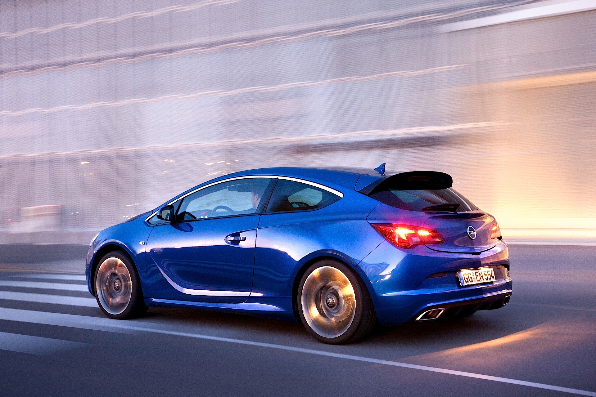 Opel Astra Opc photo 4