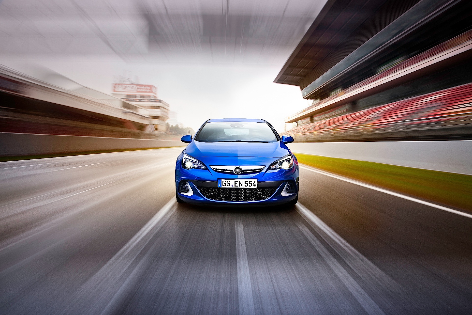 Opel Astra Opc photo 9