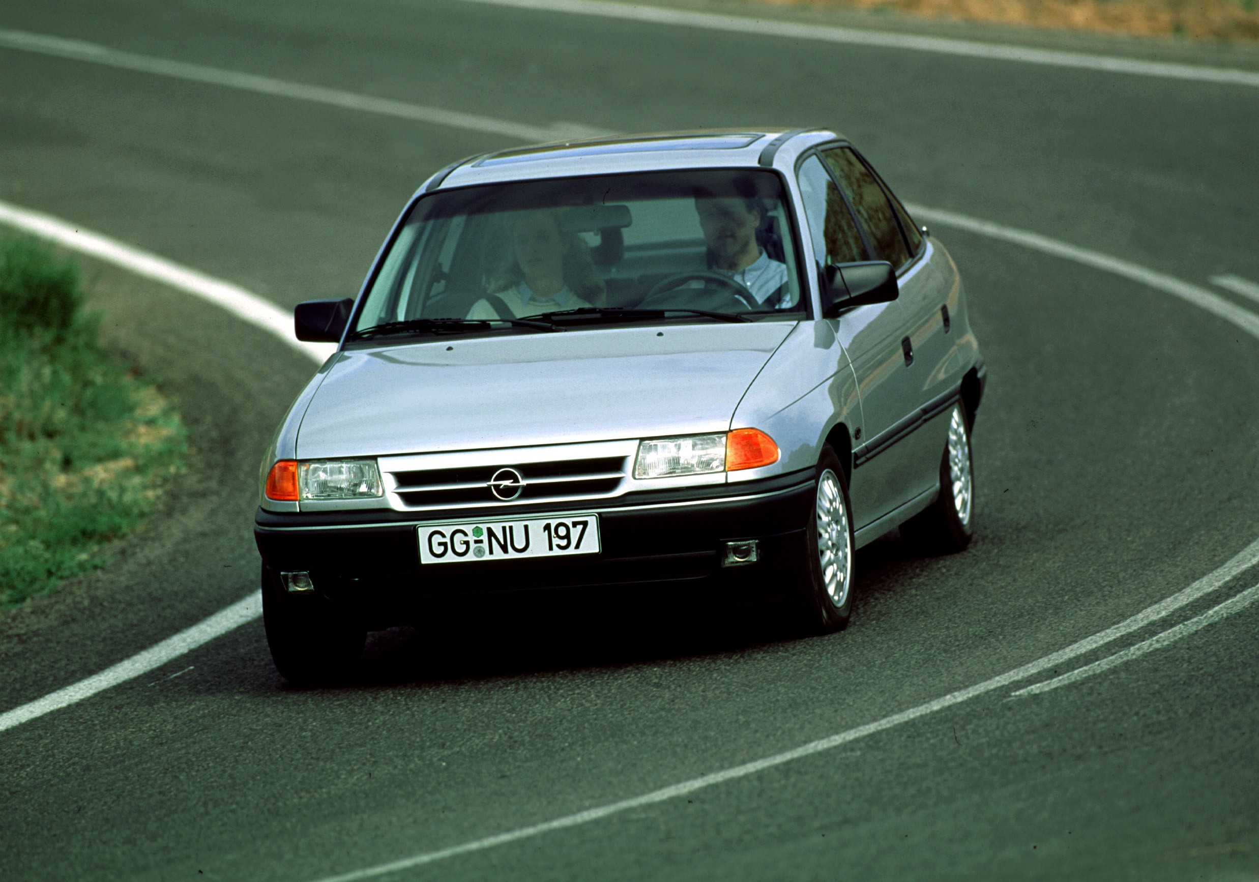 Opel Astra Sedan photo 7