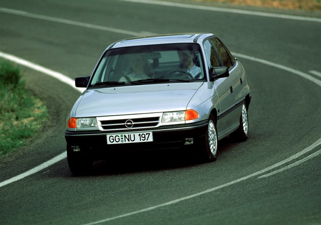 Opel Astra Sedan photo 7