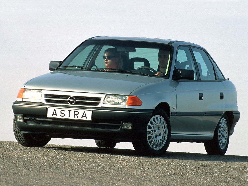 Opel Astra Sedan photo 4