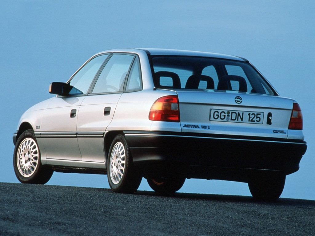 Opel Astra Sedan photo 5