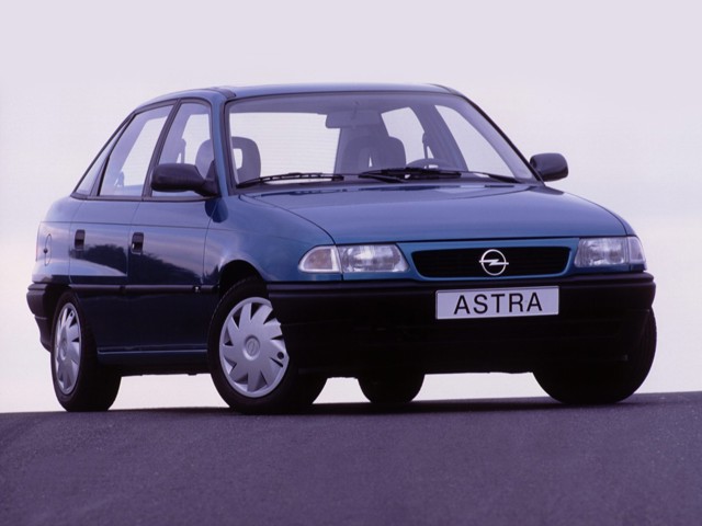 Opel Astra Sedan Foto 3