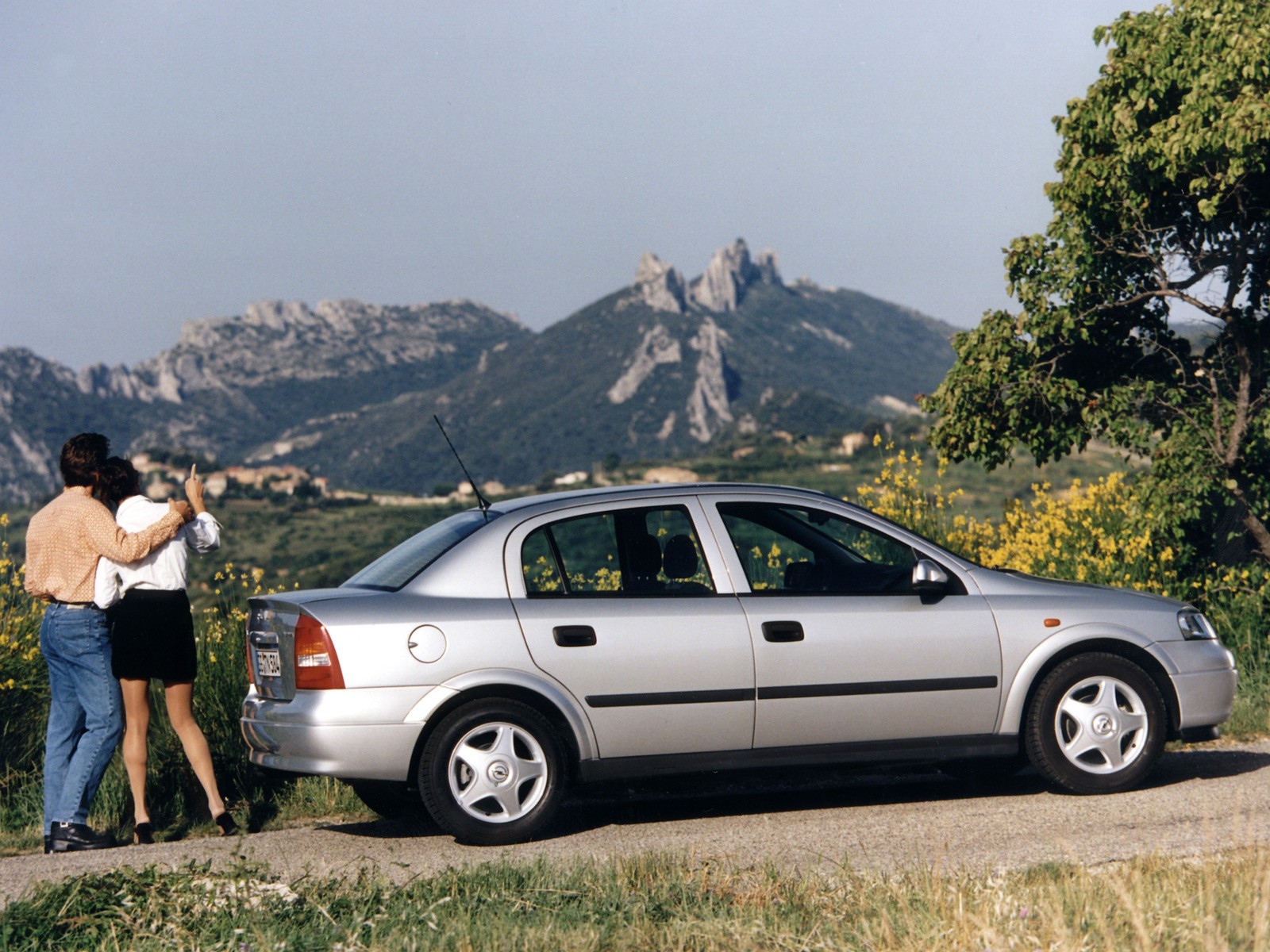 Opel Astra Sedan photo 8