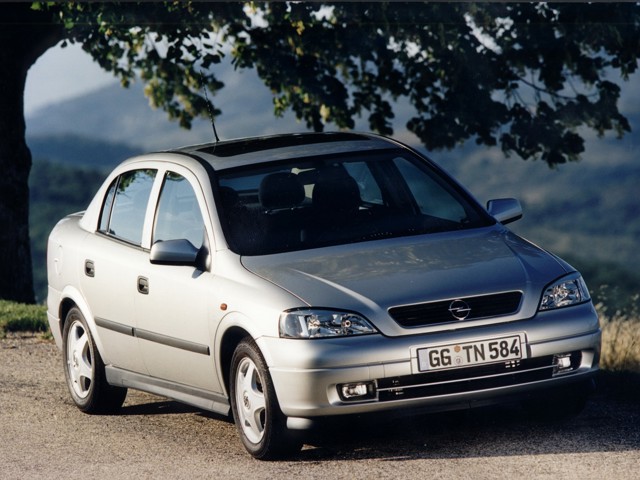 Opel Astra Sedan photo 7