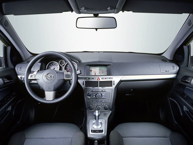 Opel Astra Sedan photo 32