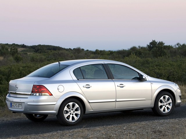 Opel Astra Sedan photo 10