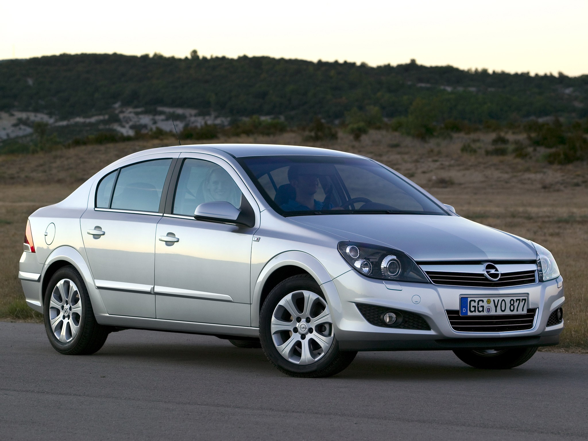 Opel Astra Sedan photo 11