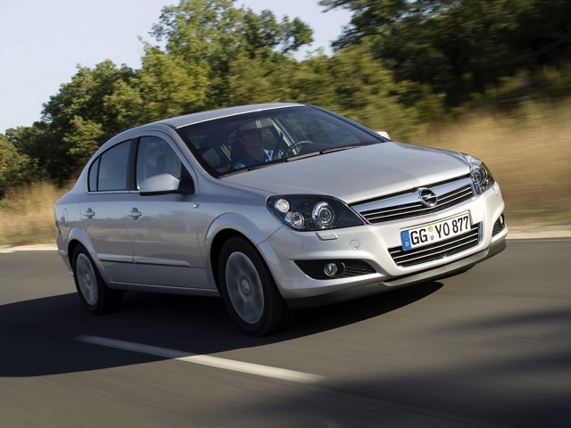 Opel Astra Sedan photo 14