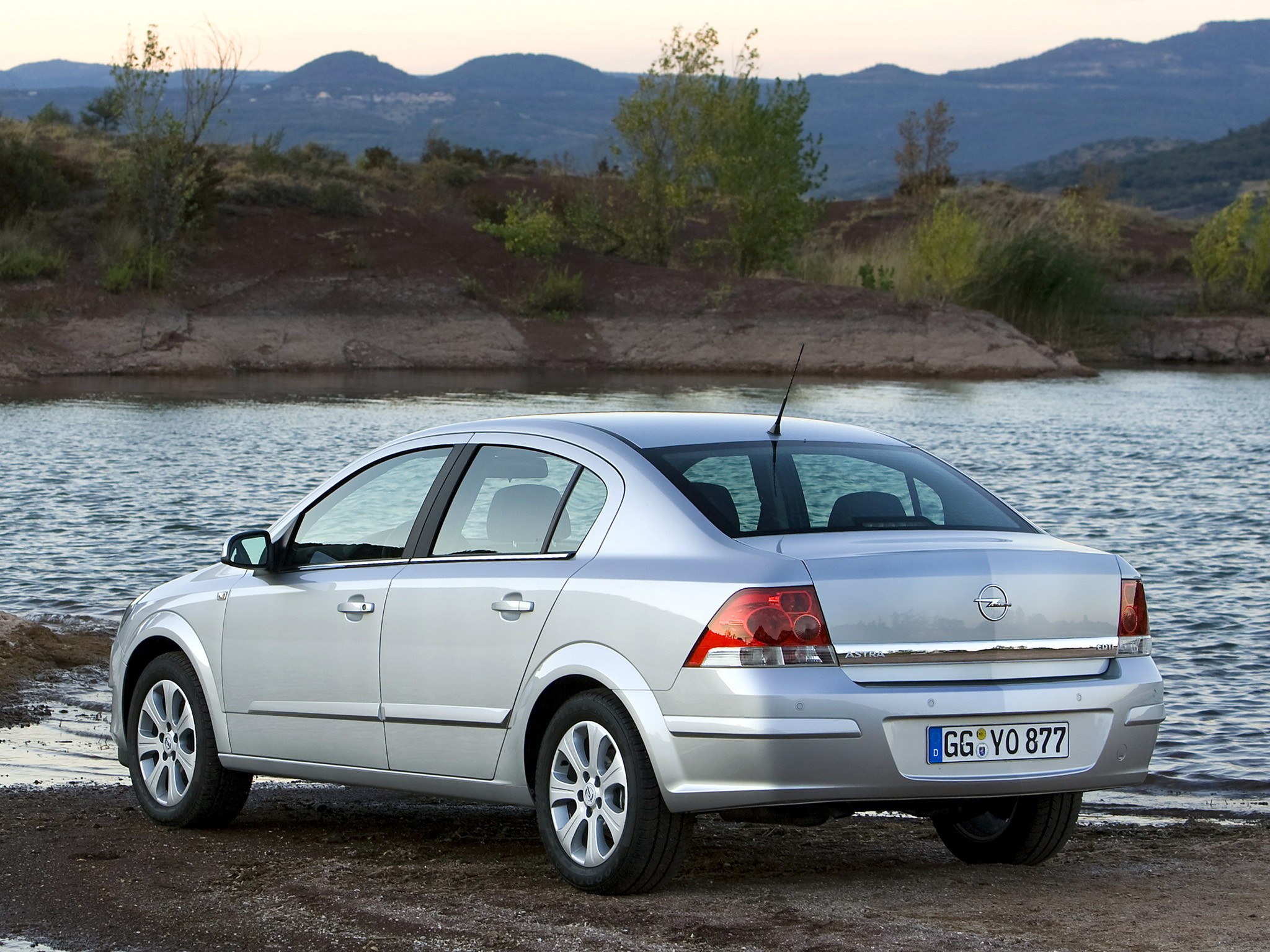 Opel Astra Sedan photo 17