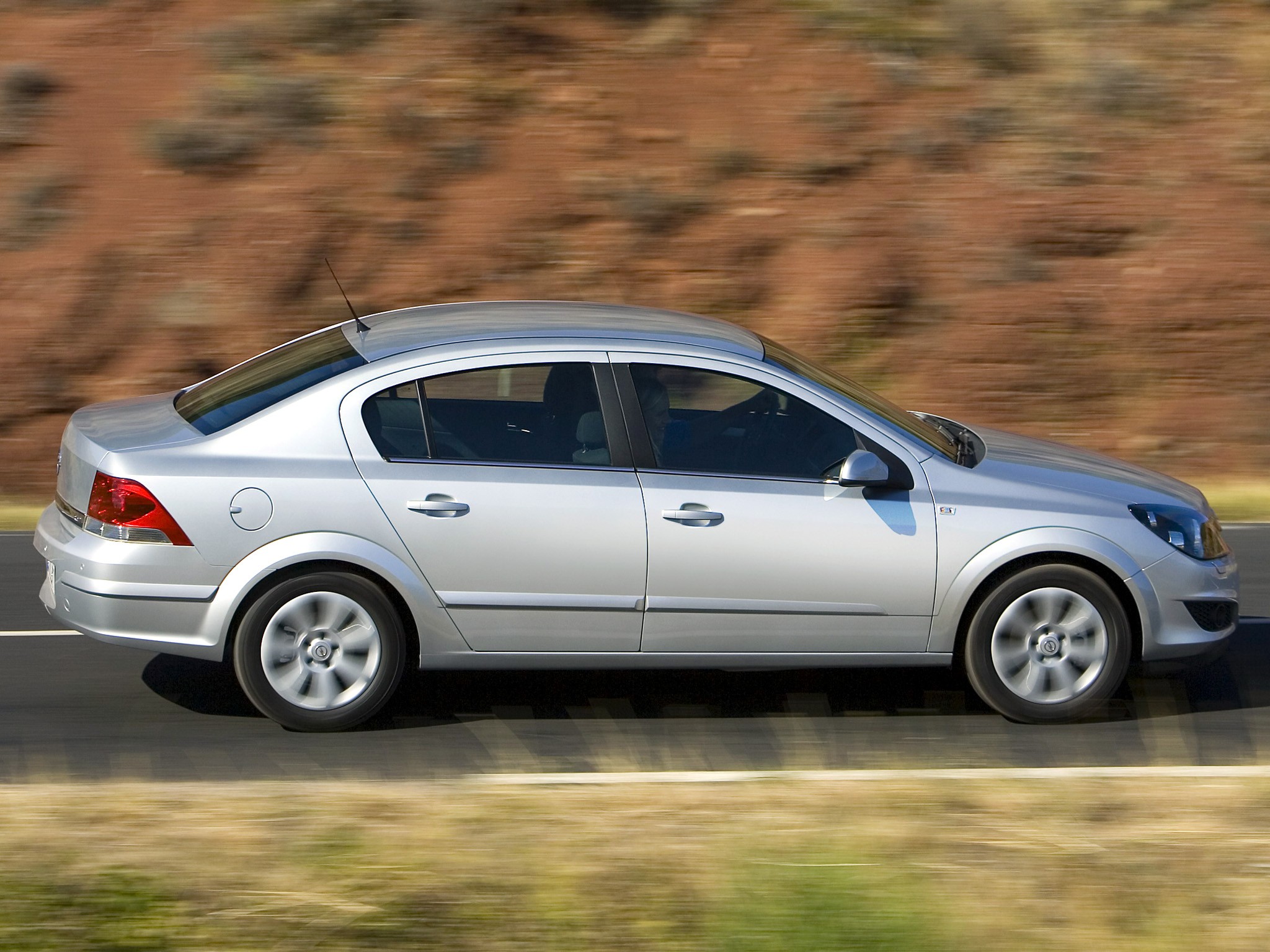 Opel Astra Sedan photo 18