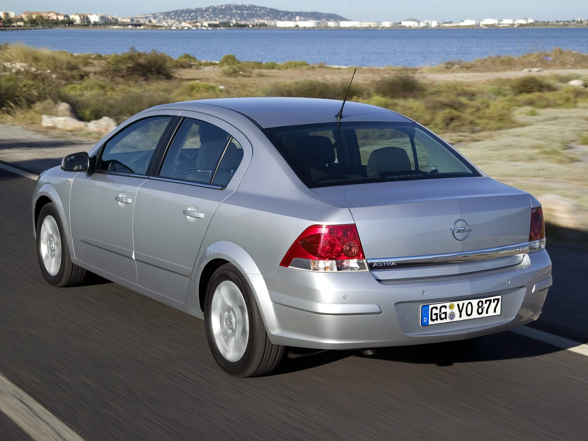 Opel Astra Sedan photo 19