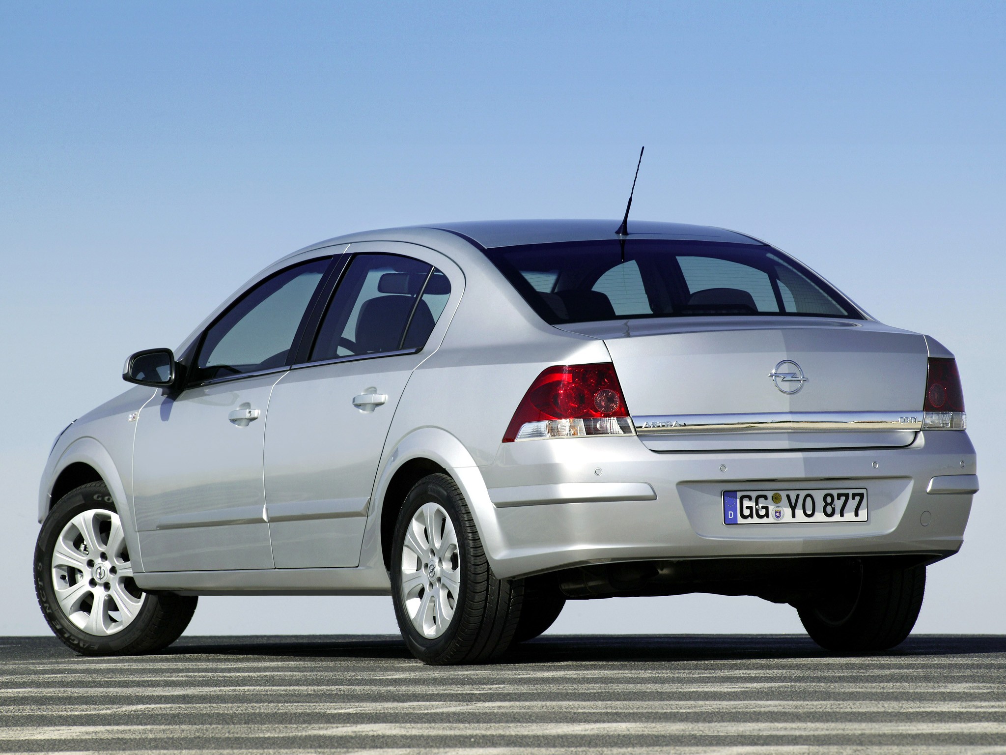 Opel Astra Sedan photo 23