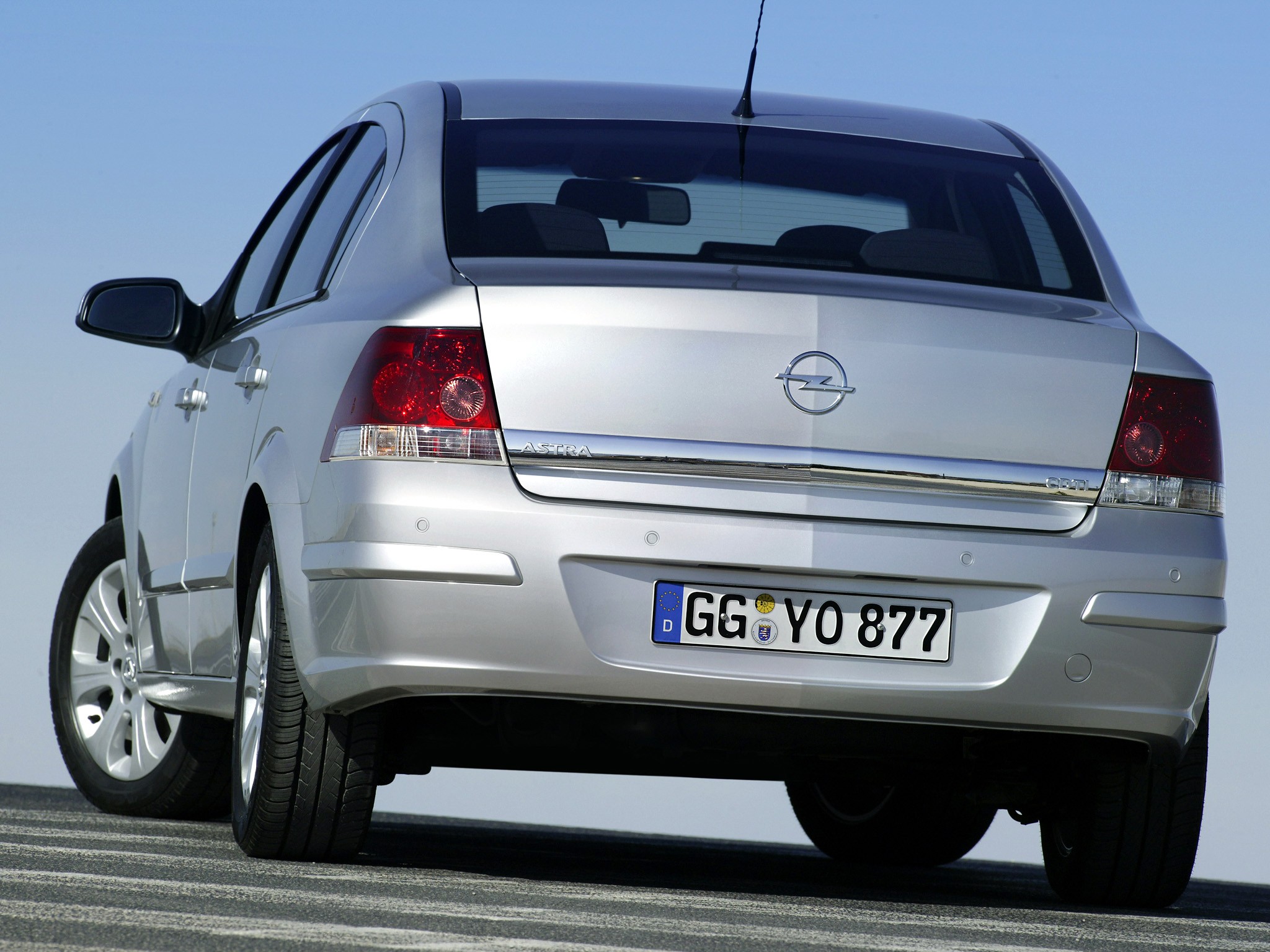 Opel Astra Sedan photo 24