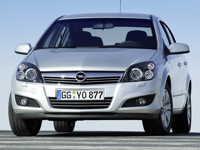 Opel Astra Sedan photo 25