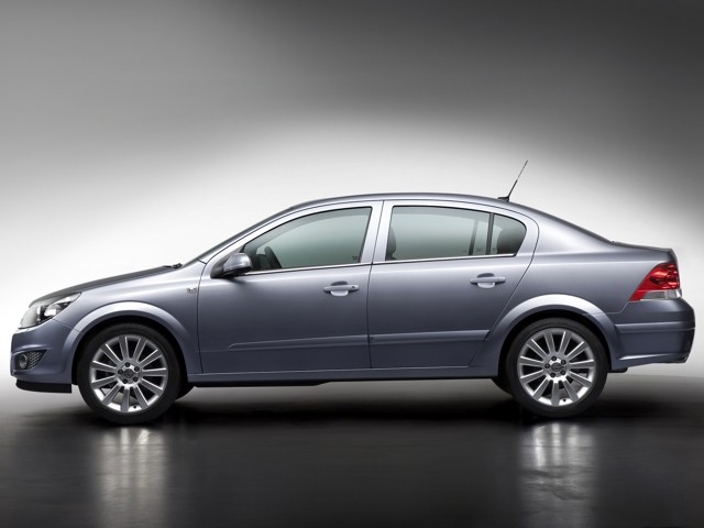 Opel Astra Sedan photo 26