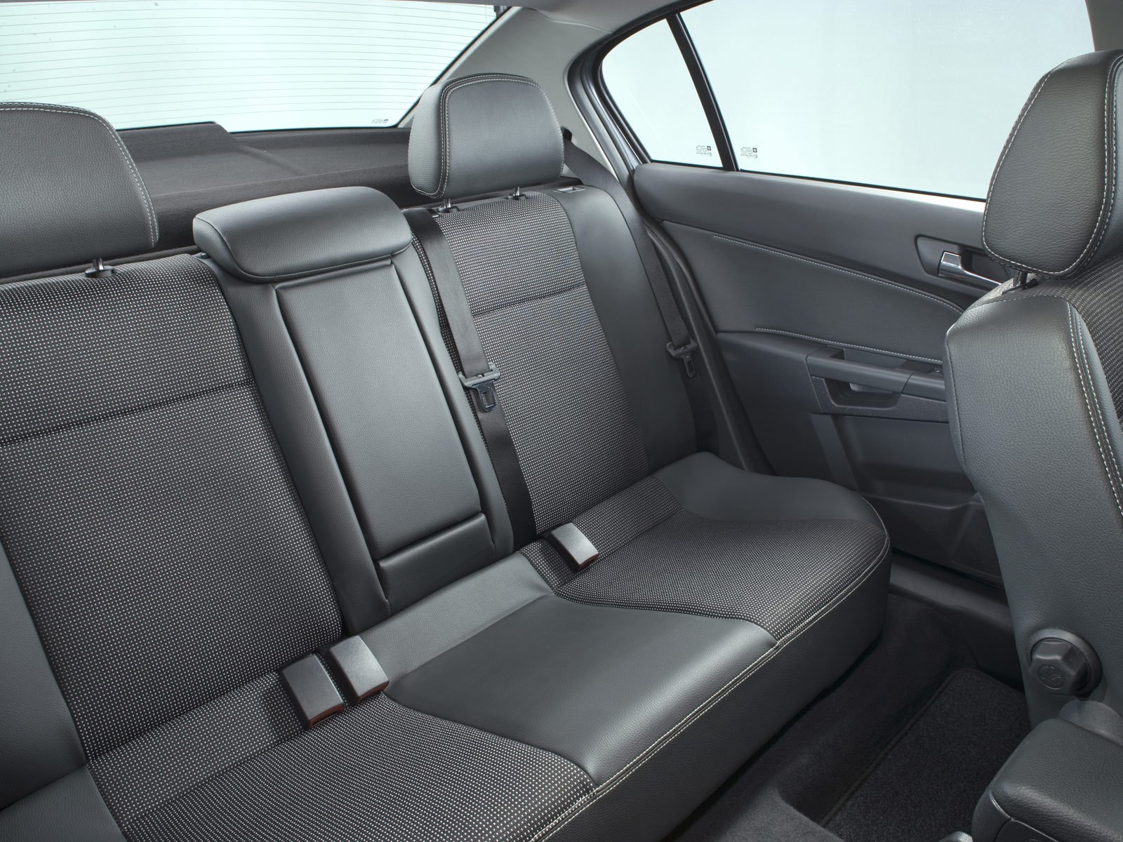 Opel Astra Sedan photo 30