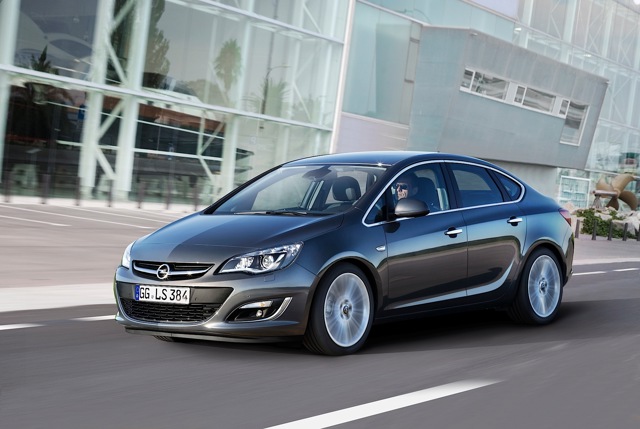 Opel Astra Sedan photo 1