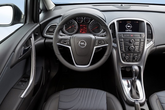 Opel Astra Sedan photo 12