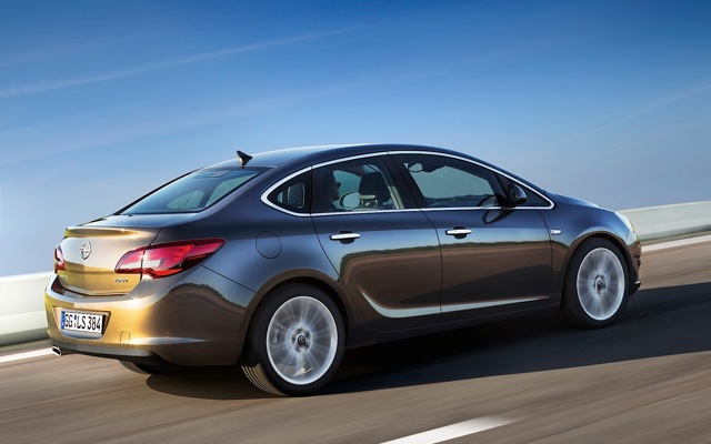 Opel Astra Sedan photo 3
