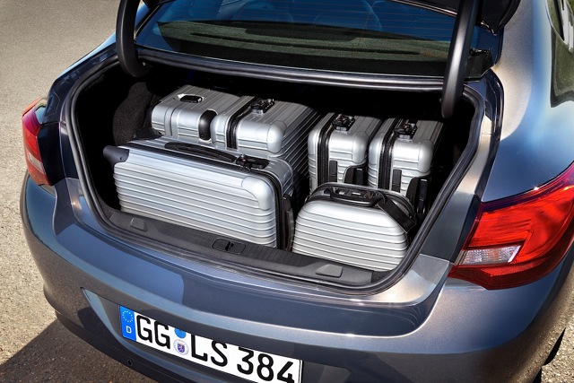 Opel Astra Sedan photo 4