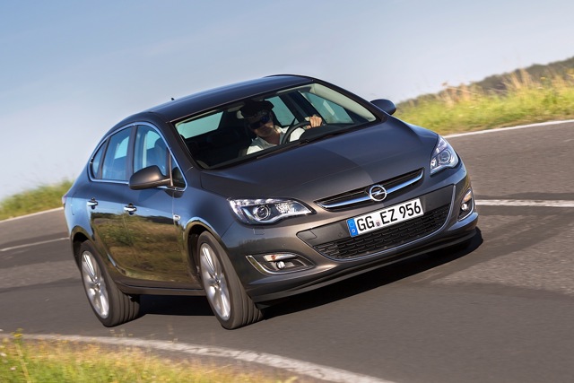 Opel Astra Sedan photo 8