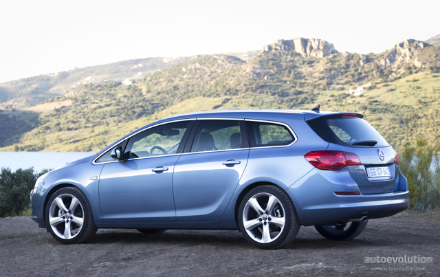 Opel Astra Sports Tourer photo 10