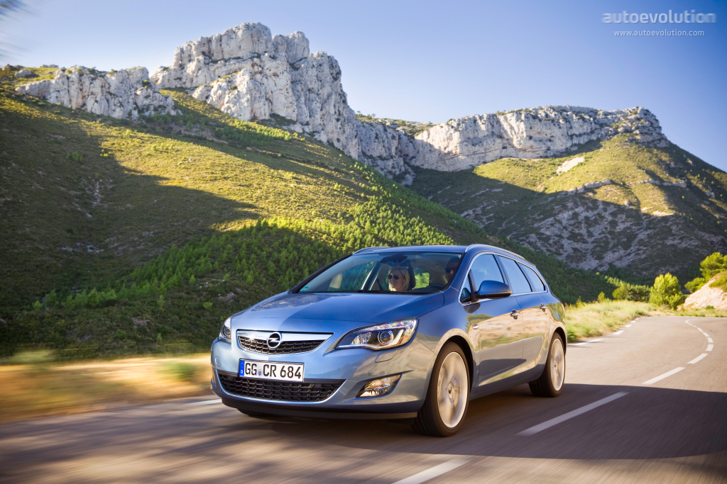 Opel Astra Sports Tourer photo 15