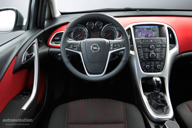 Opel Astra Sports Tourer photo 20