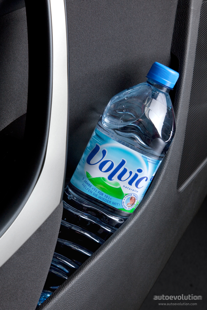 Opel Astra Sports Tourer photo 24