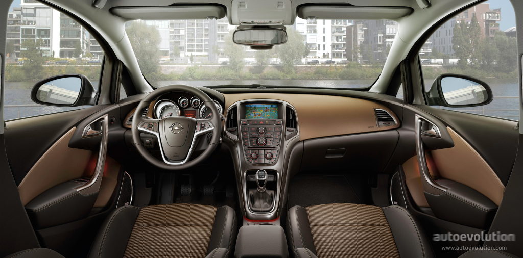 Opel Astra Sports Tourer photo 31