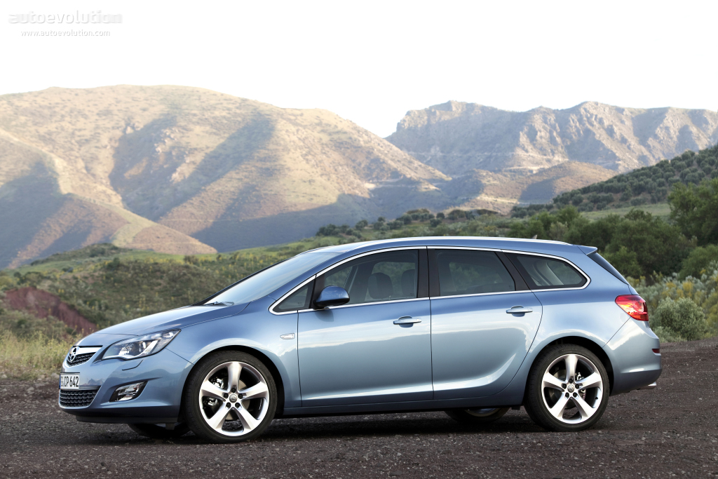 Opel Astra Sports Tourer photo 5
