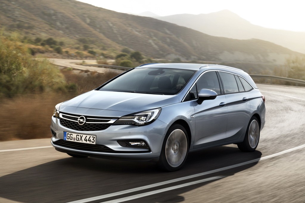 Opel Astra Sports Tourer photo 8