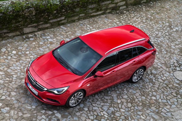 Opel Astra Sports Tourer photo 22