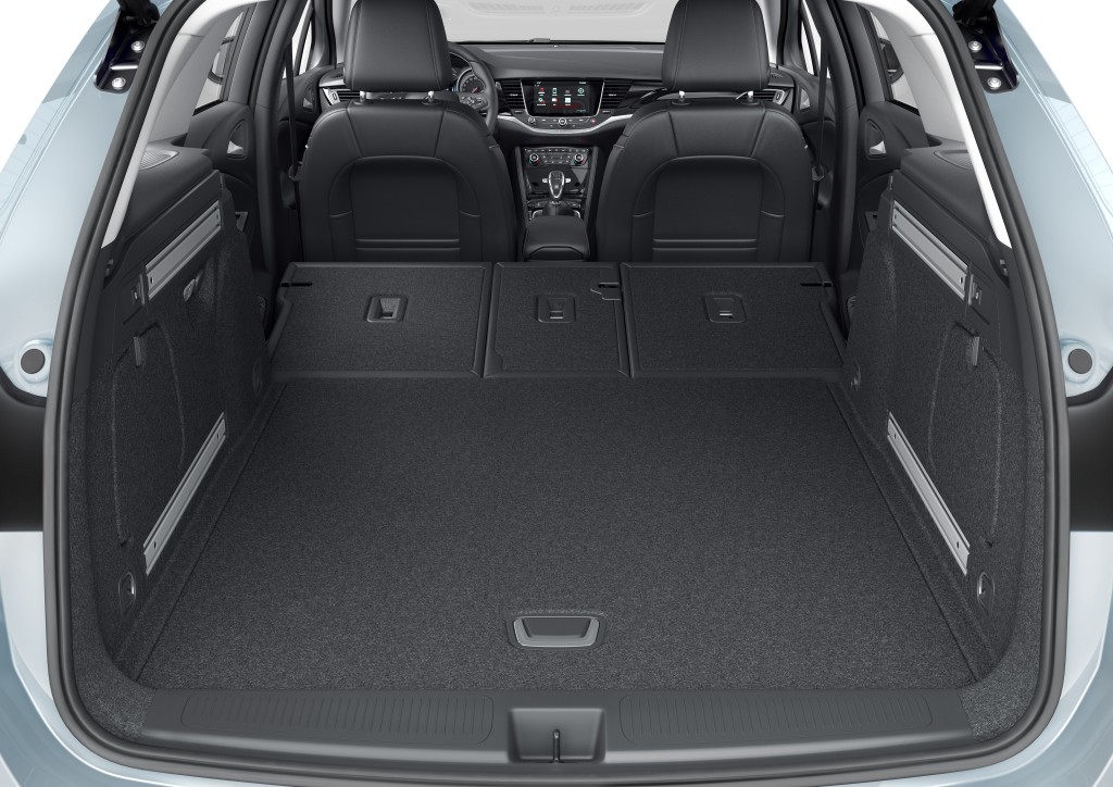 Opel Astra Sports Tourer photo 44