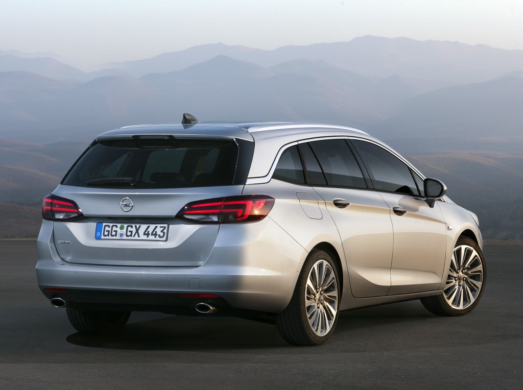 Opel Astra Sports Tourer photo 28