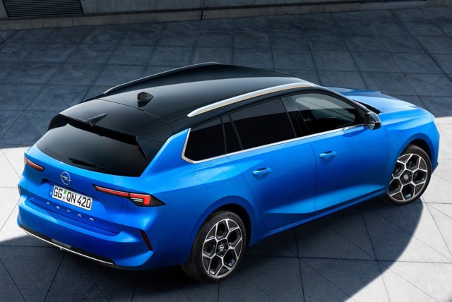 Opel Astra Sports Tourer photo 9
