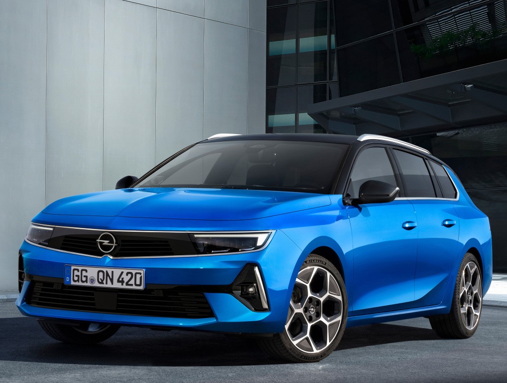 Opel Astra Sports Tourer photo 16
