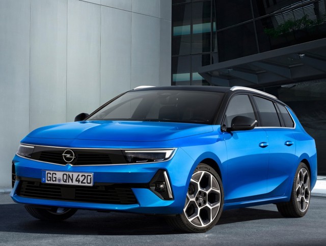 Opel Astra Sports Tourer photo 16