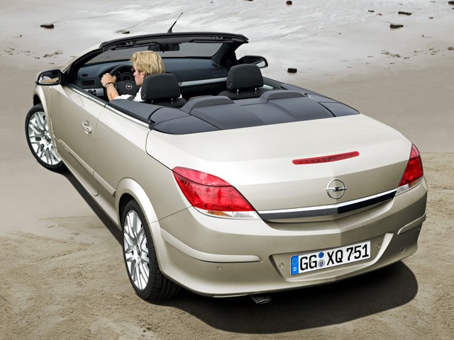 Opel Astra Twin Top / Cabriolet photo 11