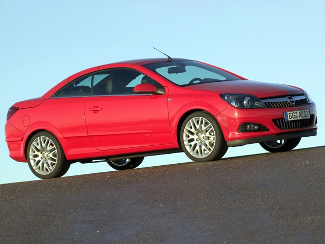 Opel Astra Twin Top / Cabriolet photo 24