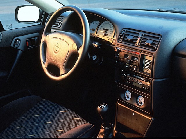 Opel Calibra photo 57
