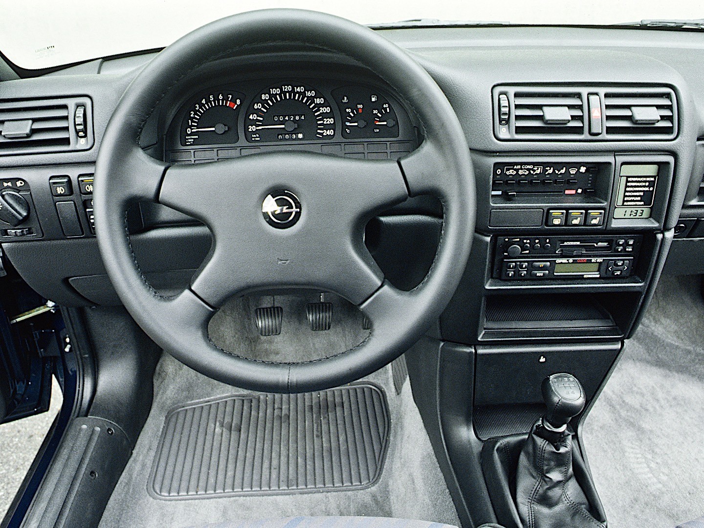 Opel Calibra photo 61