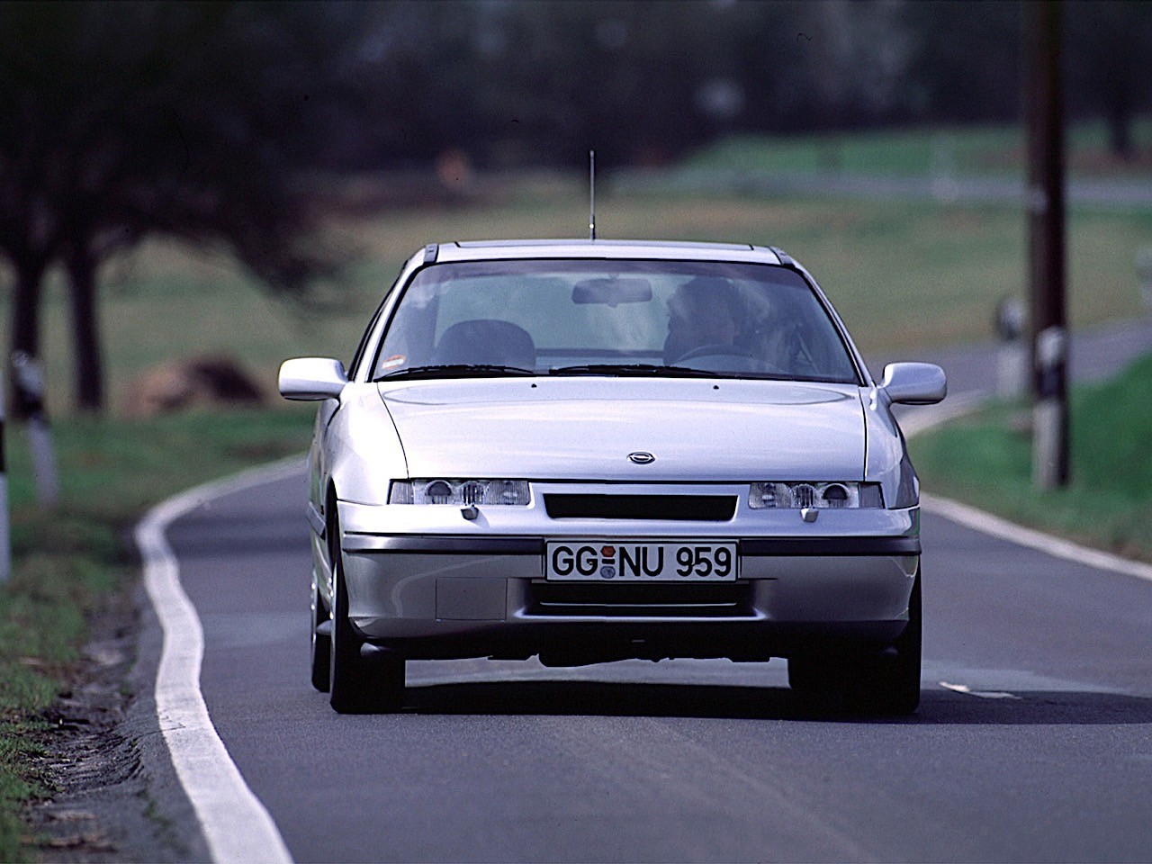 Opel Calibra photo 9